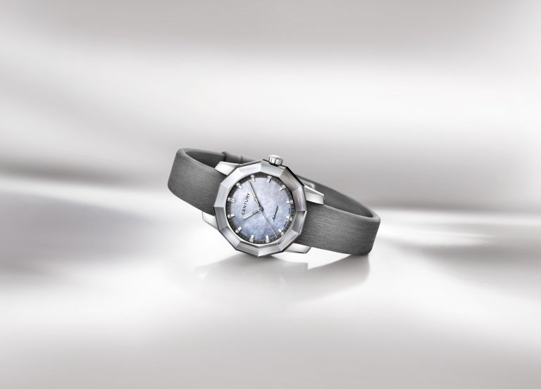 Modell in Stahl mit 12 Diamanten (0.050 ct.)